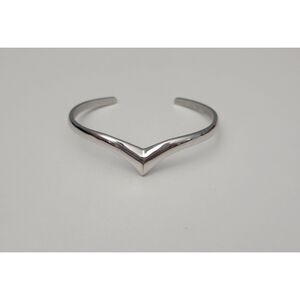 Vintage AVON Silver Tone Open Ended Cuff V Shaped Bracelet Chevron Design